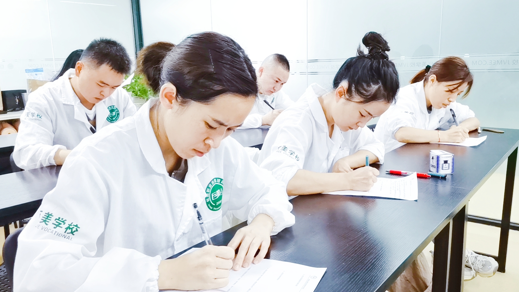 巨美學校美容課件內容